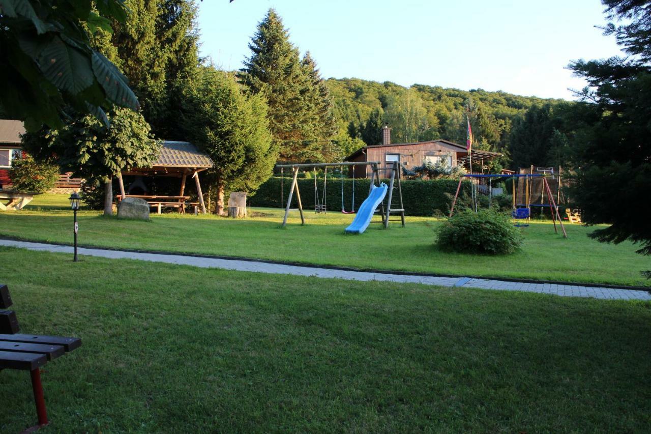 Ferienhaeuser "Zur Hohen Sonne" ทาเลอ ภายนอก รูปภาพ